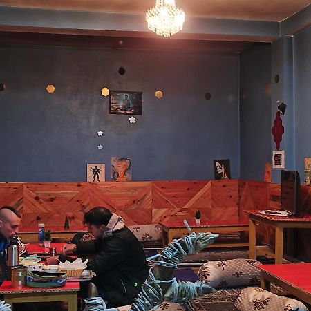 Cafe Kush Hotel Tosh Luaran gambar