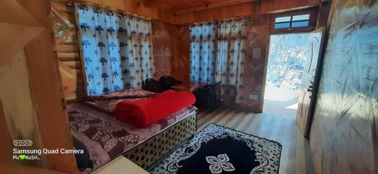 Cafe Kush Hotel Tosh Luaran gambar