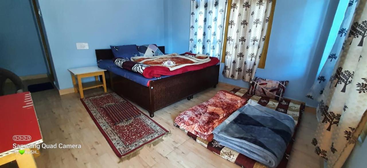 Cafe Kush Hotel Tosh Luaran gambar