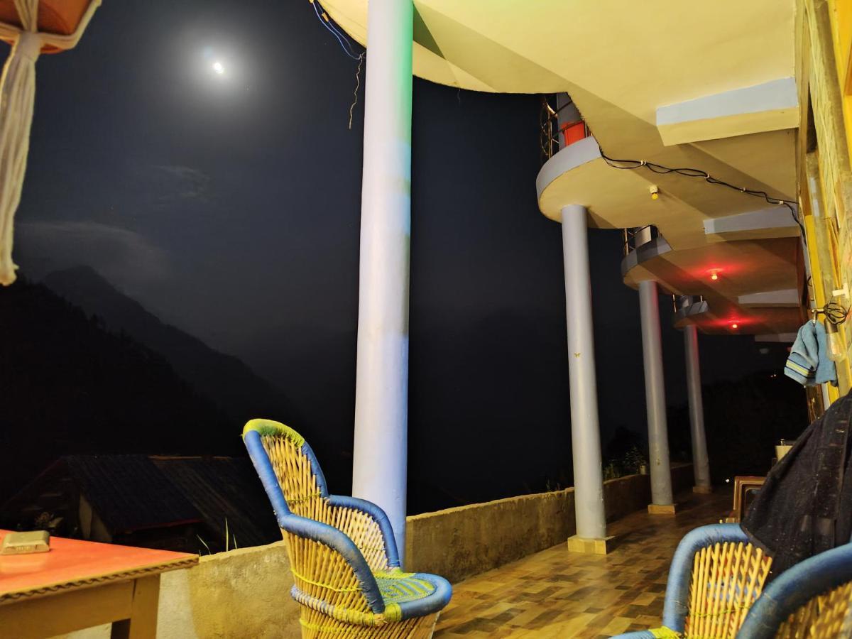 Cafe Kush Hotel Tosh Luaran gambar