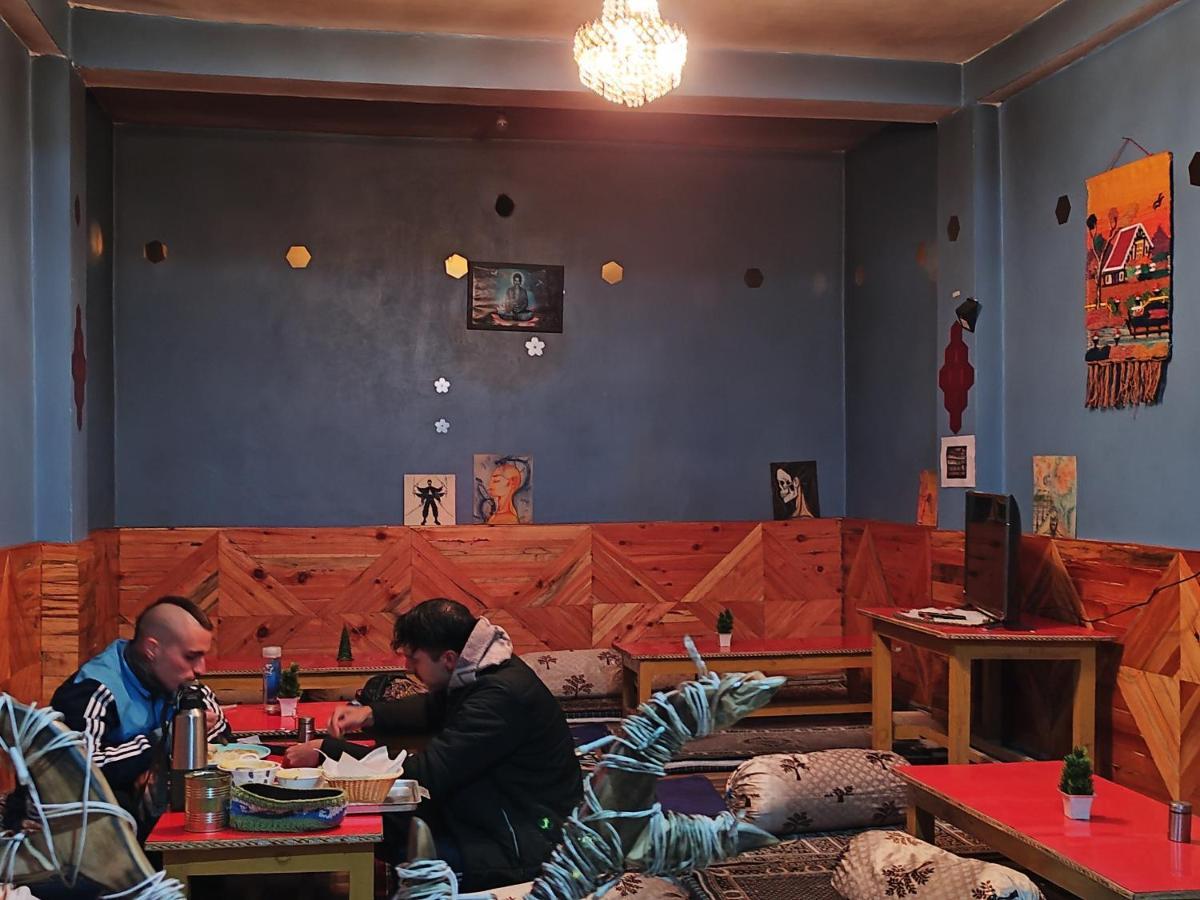 Cafe Kush Hotel Tosh Luaran gambar